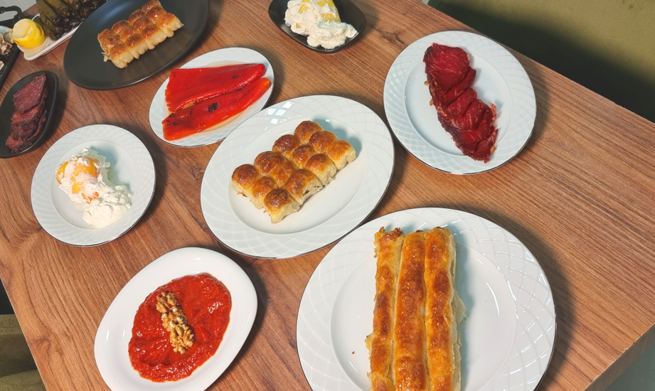 Online Börek Siparişi: En Lezzetli Seçenekler Kapınıza Gelsin!
